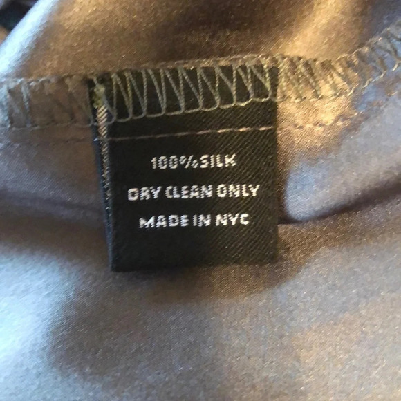 Gorgeous silk Alex & Trixie Open Back Blouse💕 - Picture 7 of 7